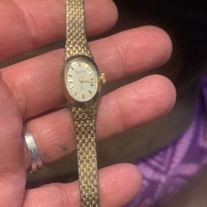 Seiko vintage yellow gold watch quartz Japan MCM